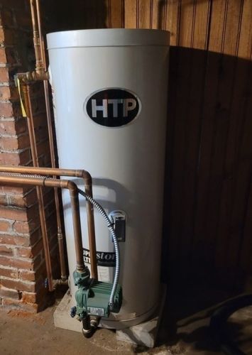 580 Weetamoe St, Fall River MA  02720-5643 exterior