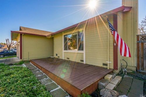 144 Fulton Pl, Windsor CA  95492-9474 exterior