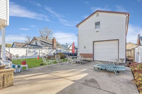 47 Prospect Ave, East Rockaway NY  11518-1232 exterior