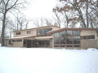 17535 Oak Ct, Brookfield, WI 53045-7821