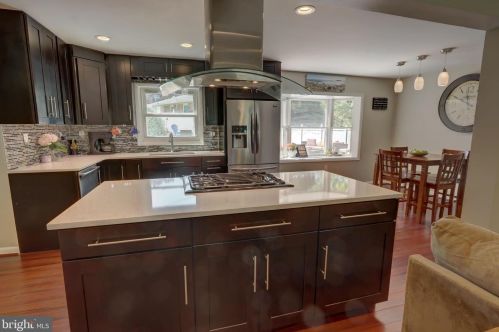 570 Old Orchard Ln, Camp Hill PA  17011-1828 exterior