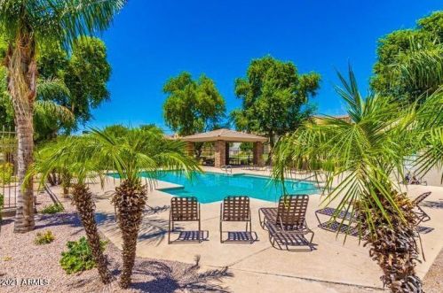 1326 Owl Dr, Gilbert, AZ 85296-8471