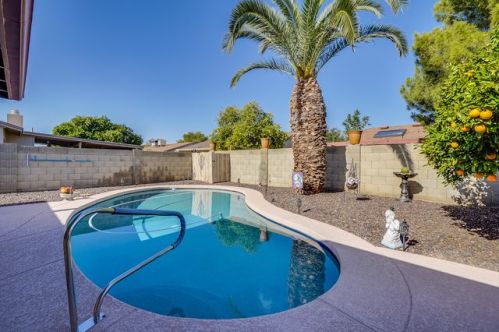 5728 Hearn Rd, Glendale, AZ 85306-4216