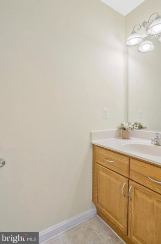 8854 Eagle Rock Ln, Springfield VA  22153-1727 exterior