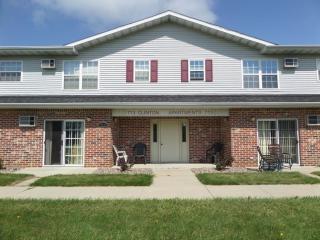 713 Clinton St, Horicon WI  53032-1583 exterior
