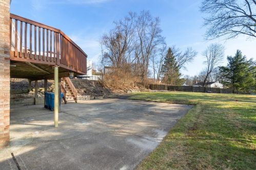 132 Canaveral Dr, Pittsburgh, PA 15235-3535