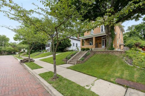 2878 Dirheim Ave, Cincinnati, OH 45211-7007