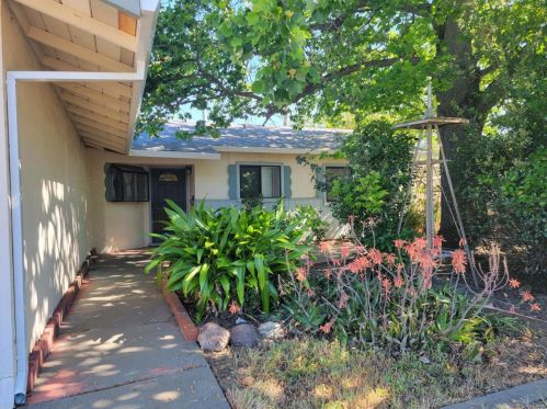 272 Juniper St, Vacaville, CA 95688-2737