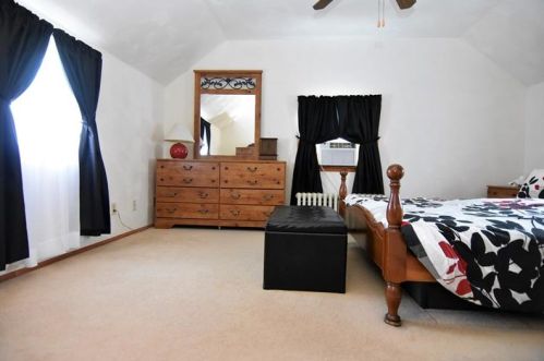 2329 Clinton St, Whitaker PA  15120-2662 exterior