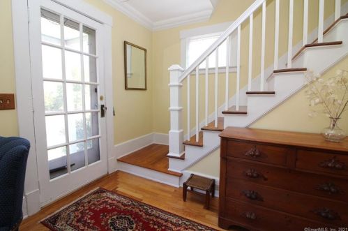 461 Skiff St, North Haven, CT 06473-4456