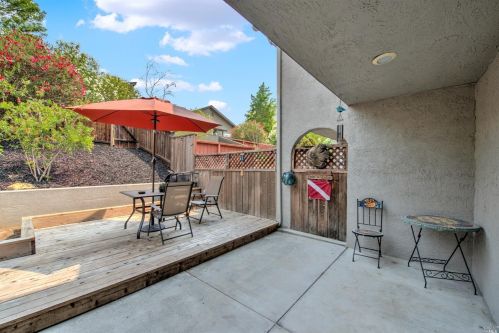 1718 Lindo St, Benicia CA  94510-2338 exterior