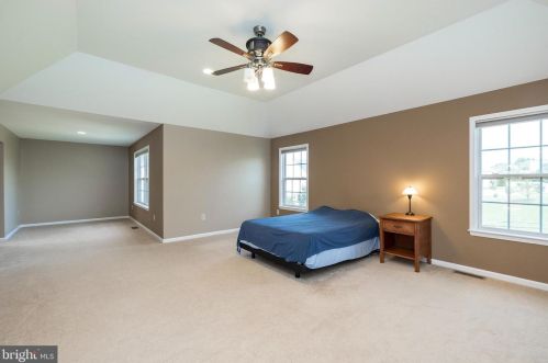 5027 Woodgate Ln, Collegeville PA  19426-3365 exterior