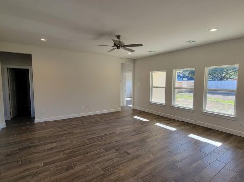 1428 Ladelle St, Dinsmore TX  77488-3428 exterior