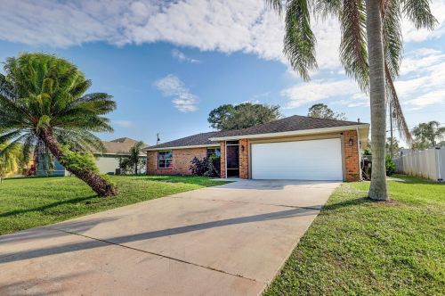 1210 San Esteban Ave, Fort Pierce, FL 34953-4825