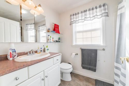 13 Betty St, Lincoln RI  02865-2203 exterior