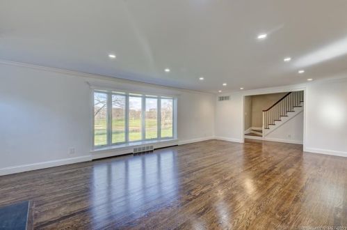 44 Randecker Ln, Kensington CT  06037-1134 exterior