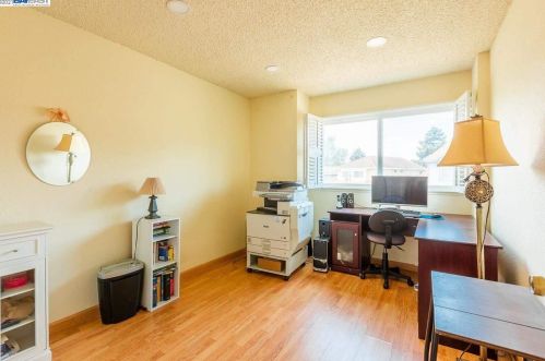 1408 Greenfield Cir, Pinole CA  94564-2136 exterior