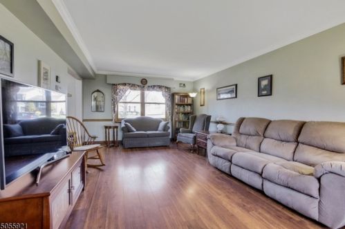 4 Graydon Pl, Roxbury Township NJ  07836-9314 exterior