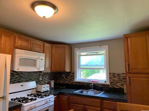 15 Minerva Rd, North Lindenhurst NY  11757-6820 exterior