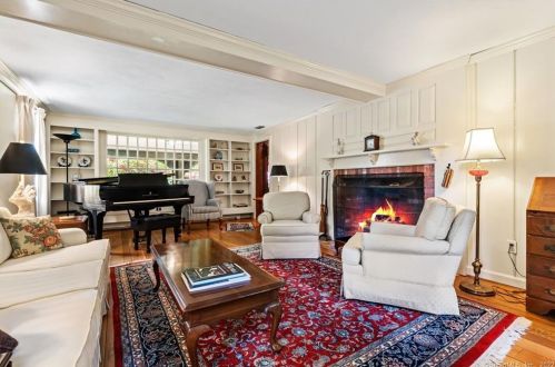 31 Stonepost Rd, Glastonbury, CT 06033-4172