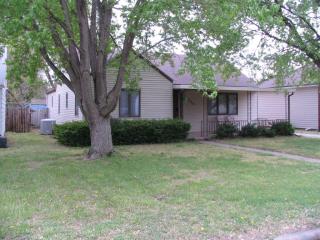 309 Old Manor Rd, Ellinwood, KS 67526-1331