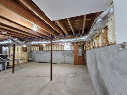 8 Concord St, Danbury CT  06810-6411 exterior