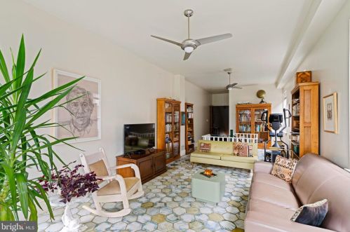 1708 Green St, Philadelphia PA 19130-7023 exterior