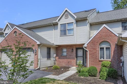 41 River Bend Park, Lancaster PA  17602-1282 exterior