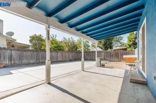 1617 Dulwich Dr, Modesto CA  95358-1021 exterior