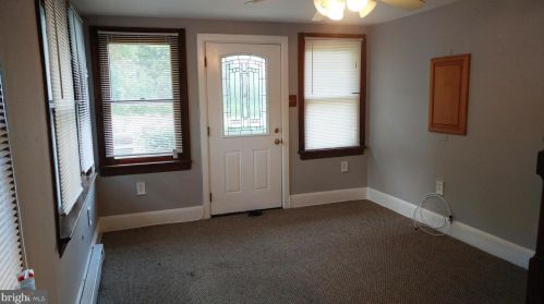 800 Warren St, Willow Grove PA  19090-2123 exterior