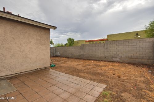 7429 19th St, Phoenix AZ  85042-5795 exterior