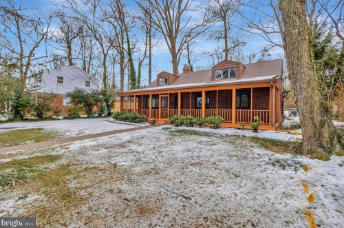 7213 Tod St, Falls Church, VA 22046-2006