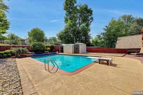 205 Larch Ave, Teaneck NJ  07666-2341 exterior