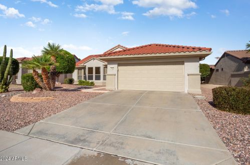 15222 Waterford Dr, Sun City, AZ 85374-8582