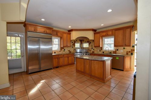 2023 Bethel Rd, Lansdale PA 19446-6054 exterior