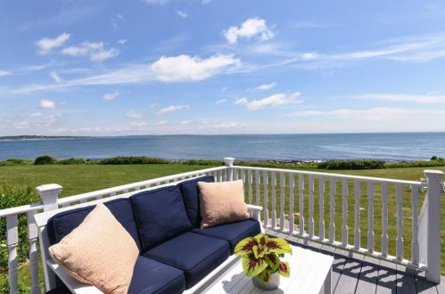 250 Ocean Rd, South Kingstown RI  02882-1346 exterior