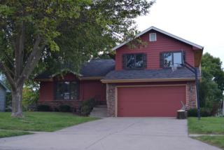 8117 Hickory Dr, Des Moines, IA 50322-7375