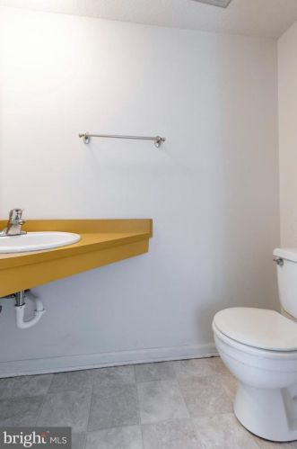 144 Wellington Ter, Lansdale PA  19446-4960 exterior