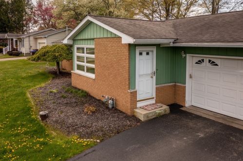 12 Redwood Dr, Greenville PA  16125-1130 exterior