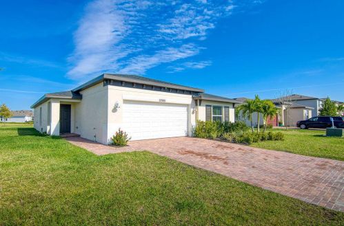 12985 Copper Creek Dr, Fort Pierce FL  34987 exterior