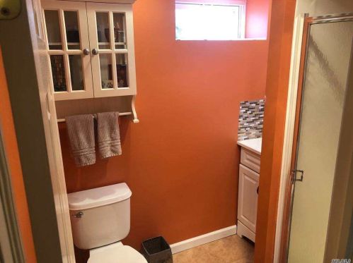 18 Olive St, Lake Grove NY  11755-3108 exterior