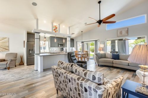 17784 Mountain Laurel Trl, Sun City, AZ 85374-3838