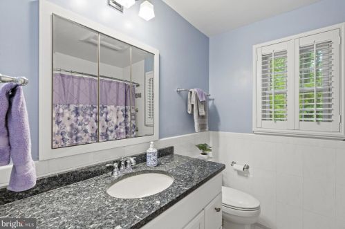 10809 Dayflower Ct, Herndon VA  20191-5109 exterior