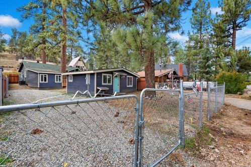 736 Aeroplane Blvd, Big Bear City, CA 92314-9631