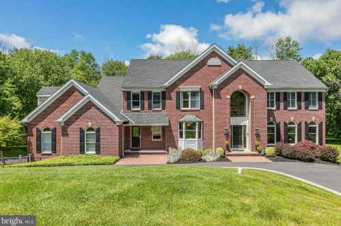 17 Shore Dr, Princeton, NJ 08540-7411