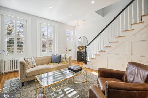 318 Constitution Ave, Washington, DC 20002-5922