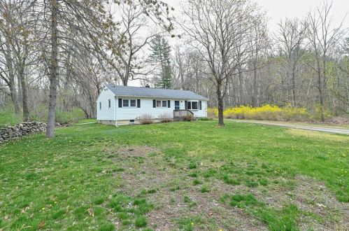 39 Geer Rd, Norwich, CT 06351-1107