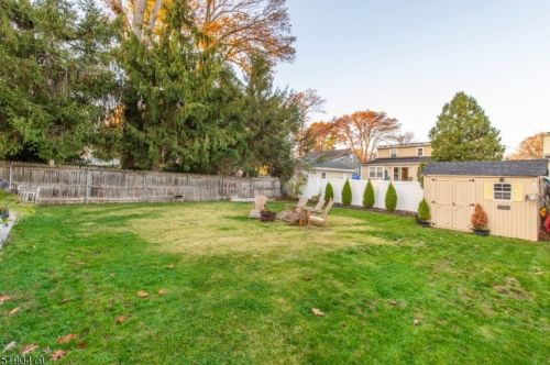 1149 Briarcliff Dr, Rahway NJ  07065-1935 exterior