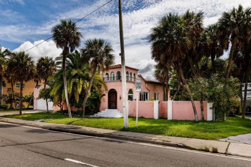 3511 Gulf Blvd, Saint Petersburg, FL 33706-3911