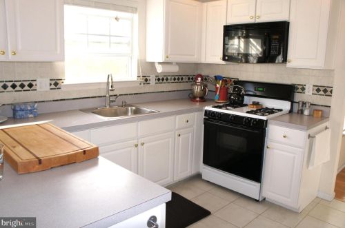 30 Richards Rd, Trenton NJ  08648-1329 exterior